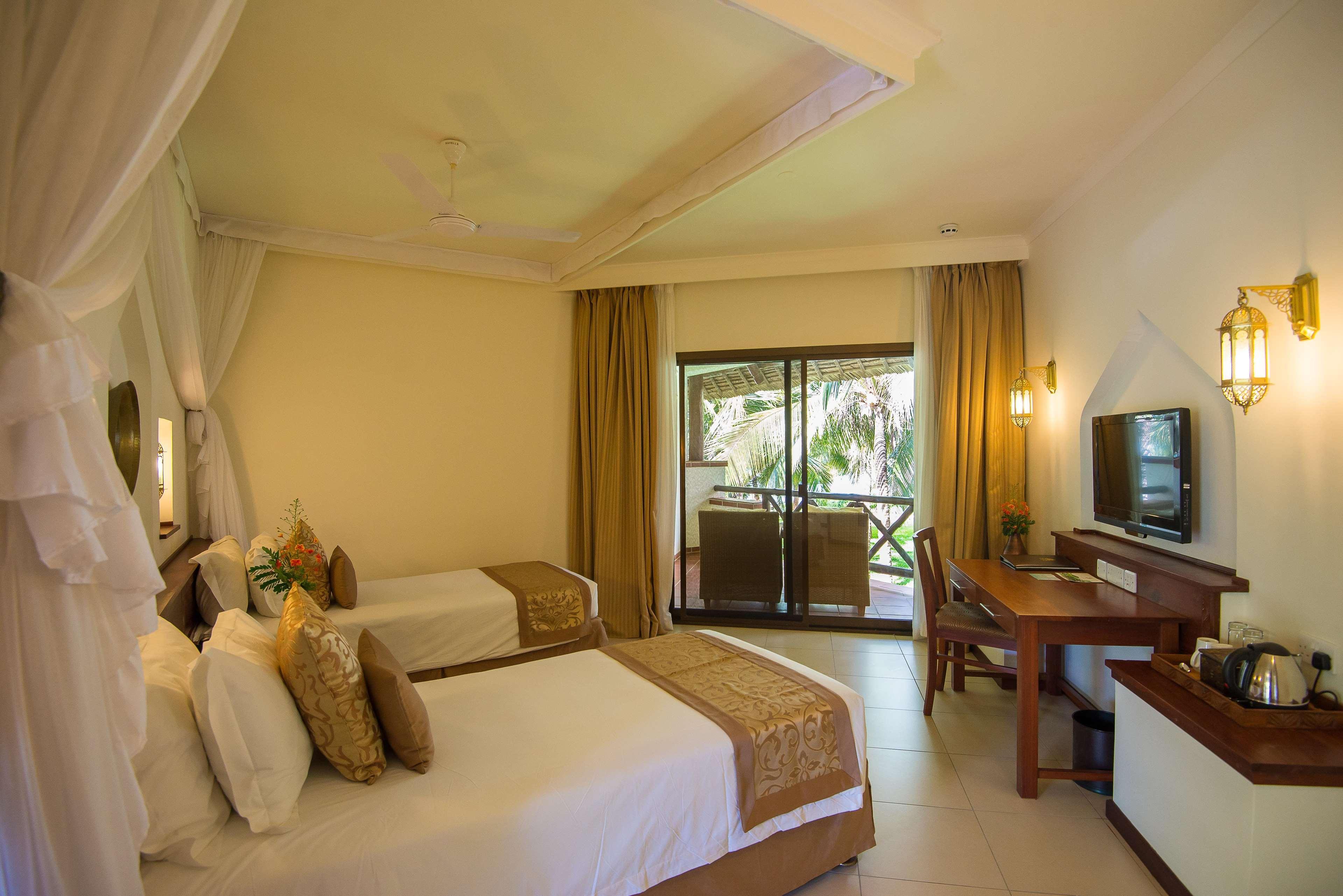 Sea Cliff Resort & Spa Zanzibar Buitenkant foto