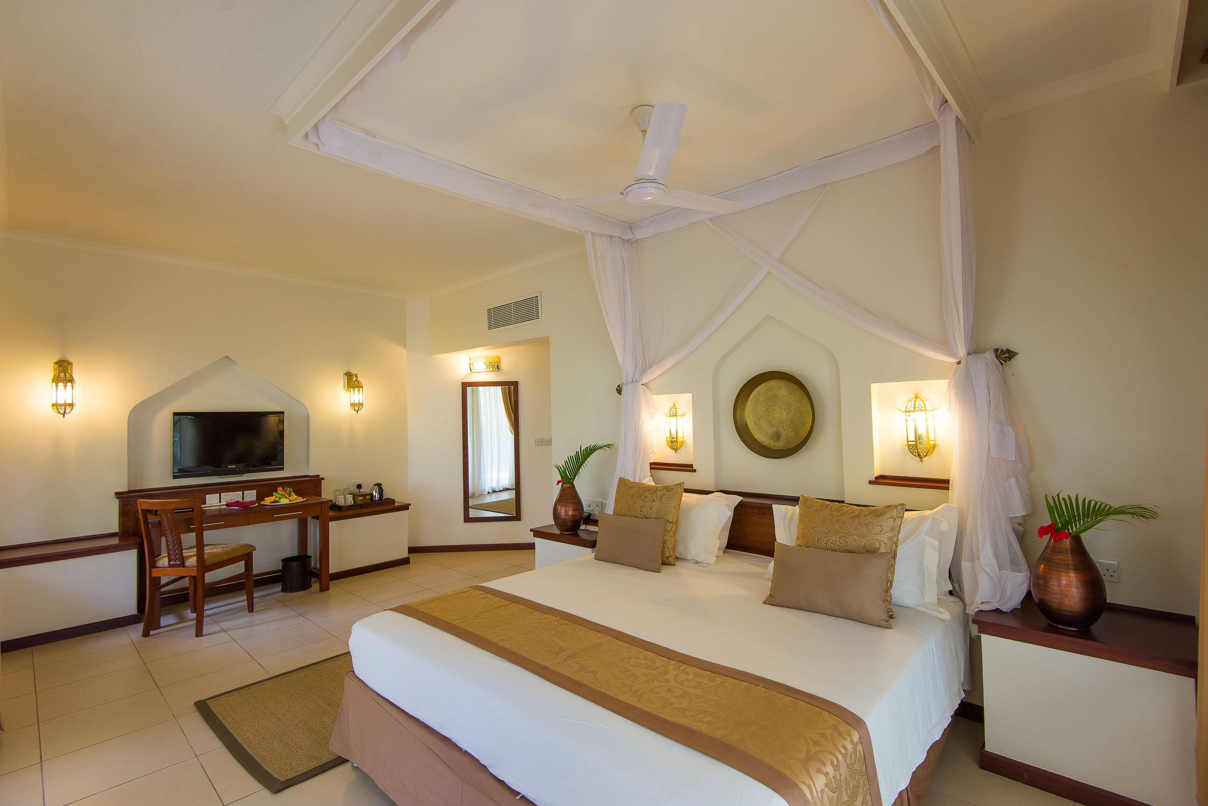 Sea Cliff Resort & Spa Zanzibar Buitenkant foto